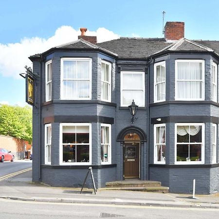 The Victoria Hotel Newcastle-under-Lyme Exterior foto